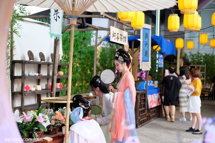 《夢(mèng)華錄》古風(fēng)集市沉浸展