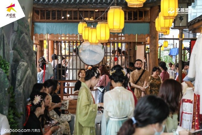 《夢(mèng)華錄》古風(fēng)集市沉浸展